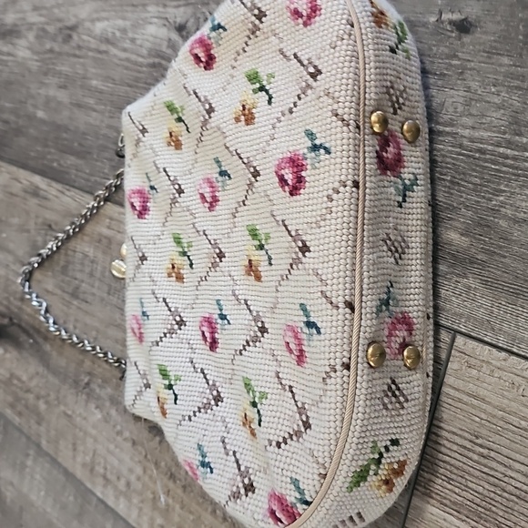 Vintage Floral 1950s 60s Needlepoint hand bag - Picture 2 of 10